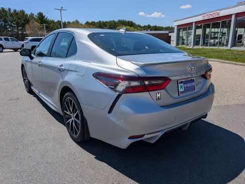 Used 2023 Toyota Camry SE w/ Cold Weather Package AWD/4WD image 3