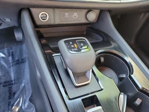 Used 2023 Nissan Rogue SV FWD image 32
