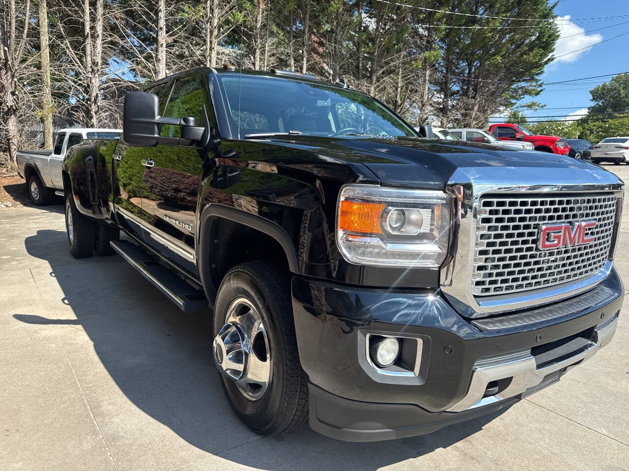 Used 2015 GMC Sierra 3500 Denali w/ Duramax Plus Package AWD/4WD image 7