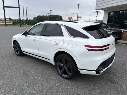 Used 2023 Genesis GV70 2.5T w/ Sport Prestige Package AWD/4WD image 7