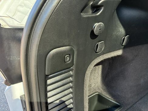 Used 2018 Jeep Grand Cherokee Altitude AWD/4WD image 26