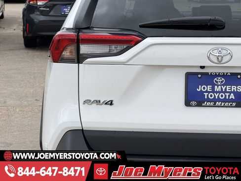 Used 2024 Toyota RAV4 LE image 10