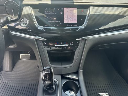 Used 2021 Cadillac XT6 Sport AWD/4WD image 29