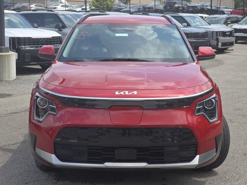 Used 2024 Kia Niro Wind w/ Wind Preserve Package FWD image 11