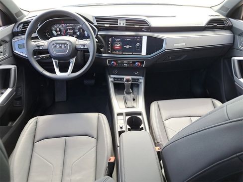 New 2025 Audi Q3 2.0T Premium image 24