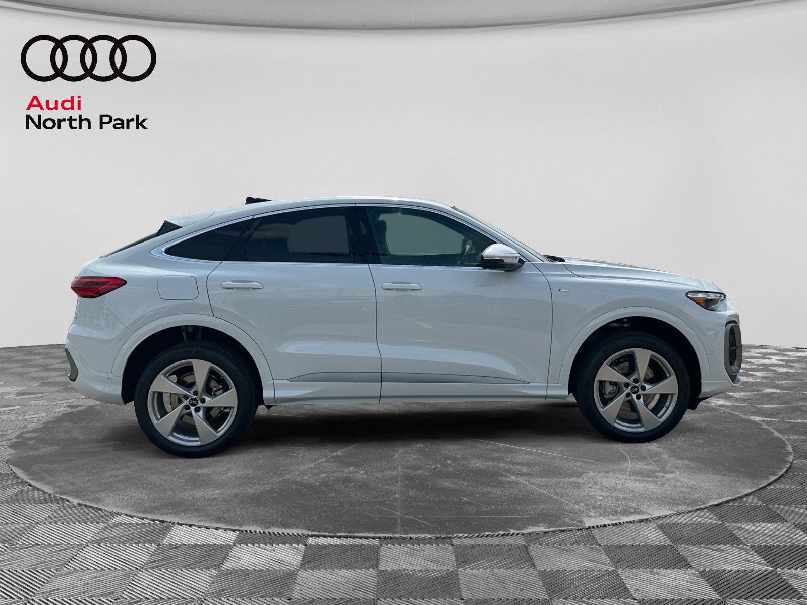 New 2026 Audi Q5 Premium Plus AWD/4WD image 6