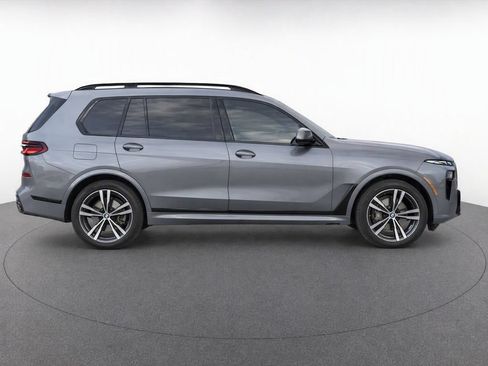 Certified 2024 BMW X7 xDrive40i w/ M Sport Package AWD/4WD image 7
