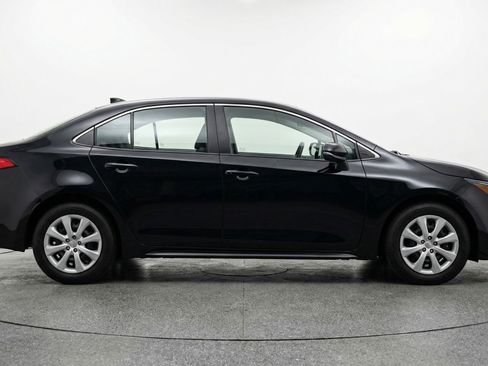 Used 2025 Toyota Corolla LE image 11