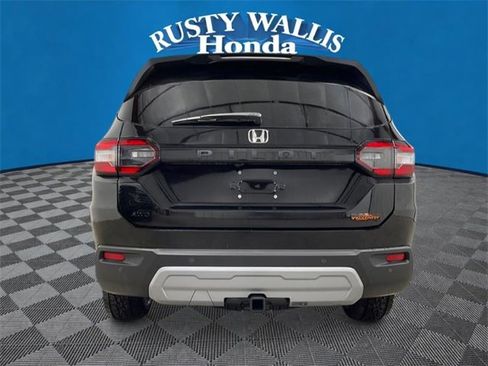 New 2025 Honda Pilot TrailSport image 4