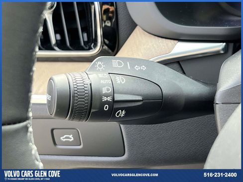 Used 2026 Volvo XC60 B5 Core w/ Climate Package PRO image 22