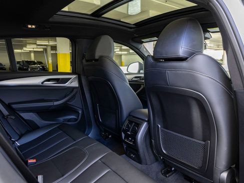 Certified 2025 BMW X4 xDrive30i image 25