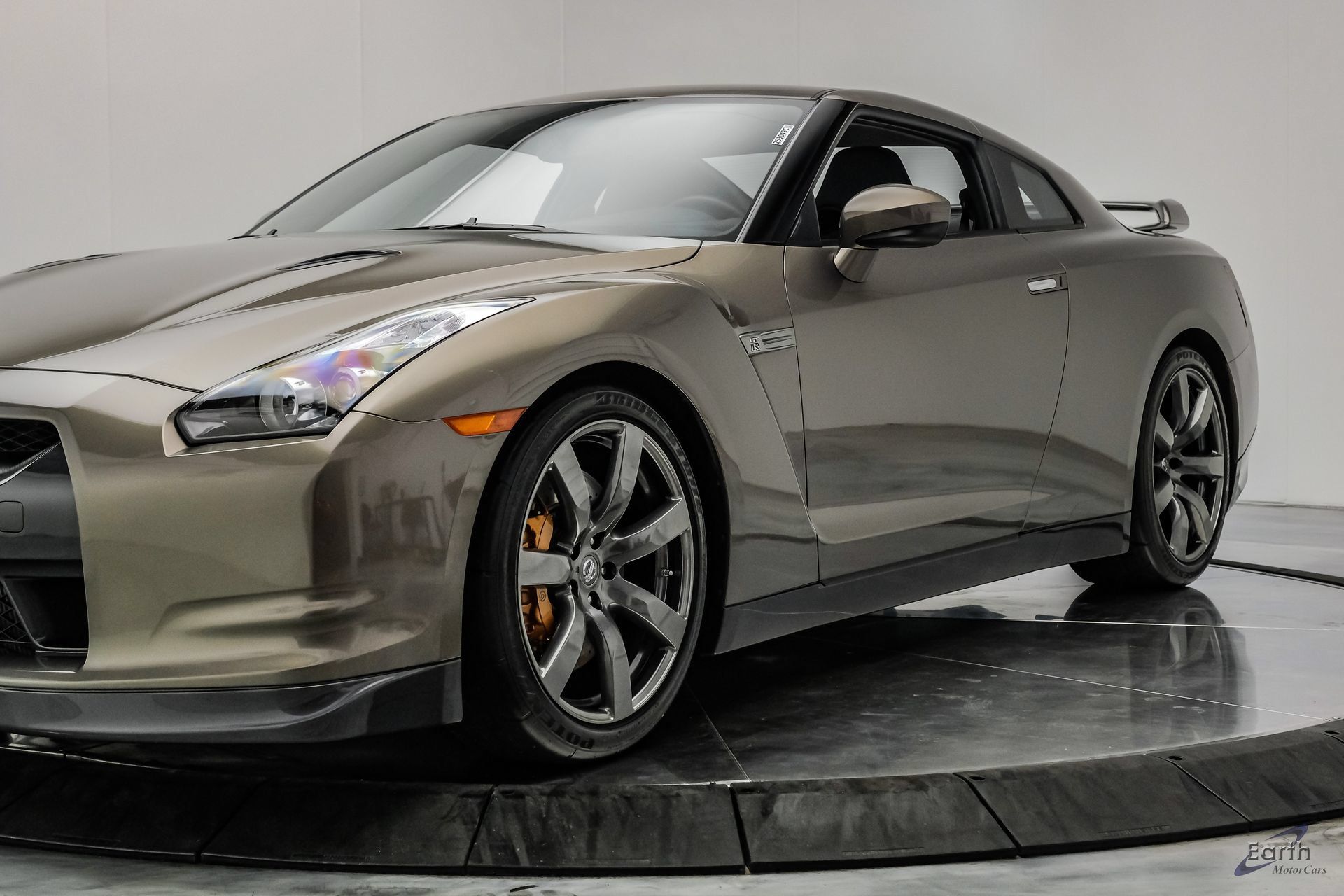 Used 2009 Nissan GT-R Premium AWD/4WD image 9