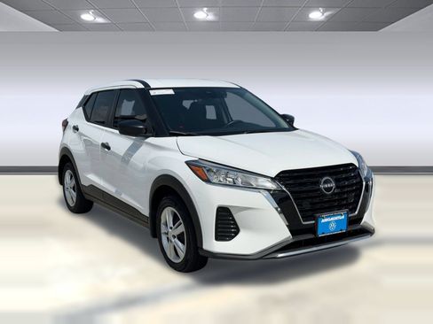 Used 2024 Nissan Kicks S FWD image 7