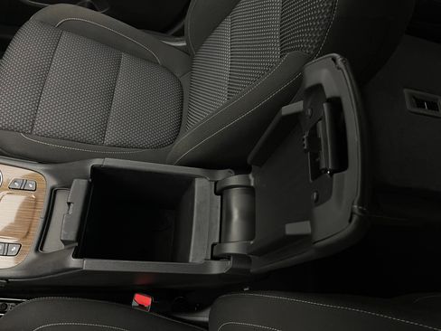 Used 2020 GMC Acadia SLE w/ Driver Convenience Package FWD image 29