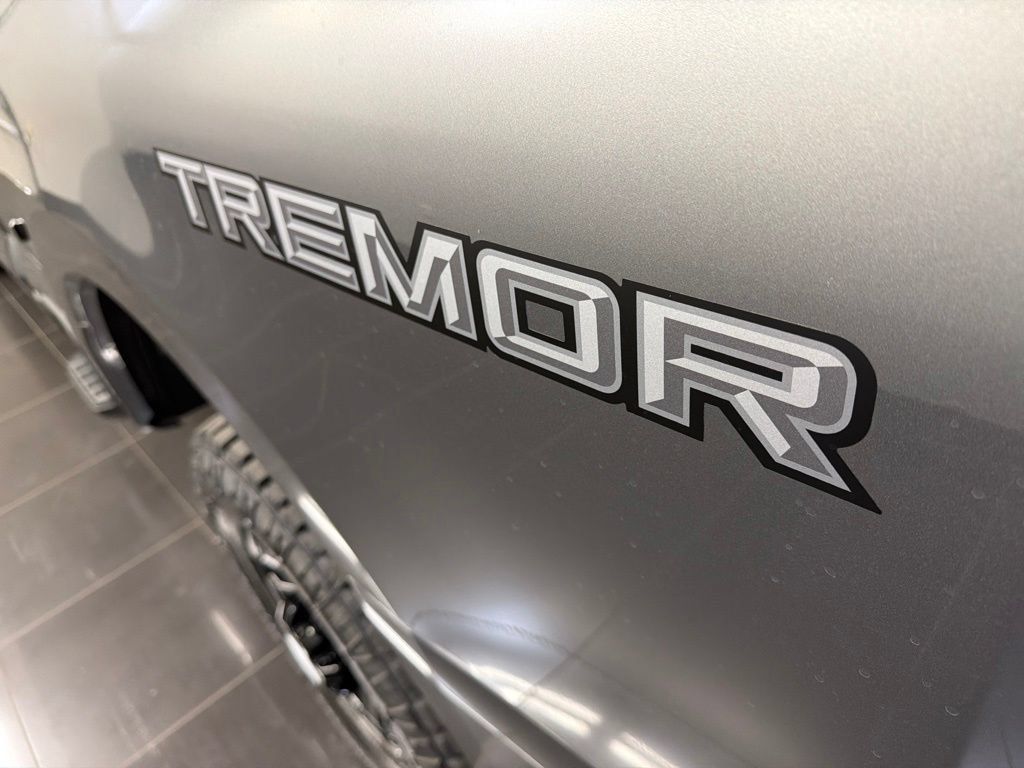 New 2026 Ford F250 Lariat w/ Tremor Off-Road Package AWD/4WD image 42