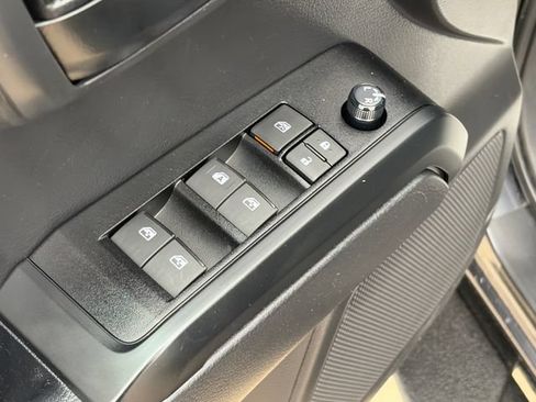 Used 2023 Toyota Tacoma SR AWD/4WD image 18
