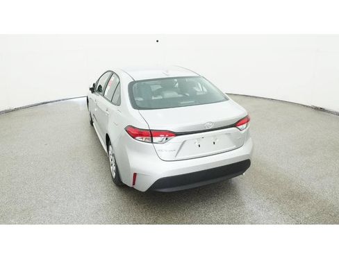 Used 2025 Toyota Corolla LE FWD image 7