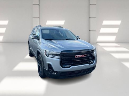 Used 2023 GMC Acadia SLT w/ Elevation Edition image 3