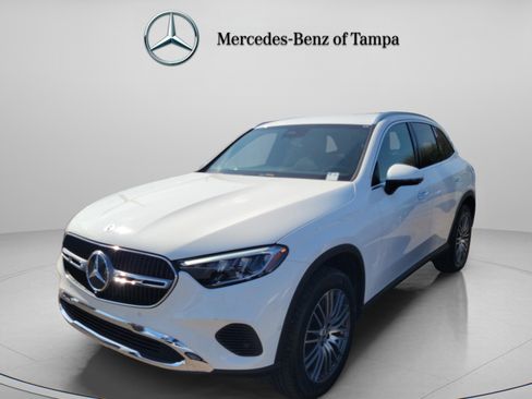 Certified 2025 Mercedes-Benz GLC 300 image 3