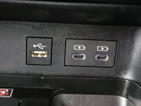 Used 2025 Toyota Camry SE FWD image 21