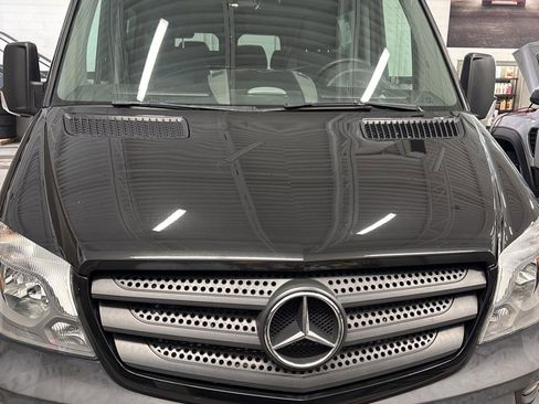 Used 2017 Mercedes-Benz Sprinter 2500 image 9