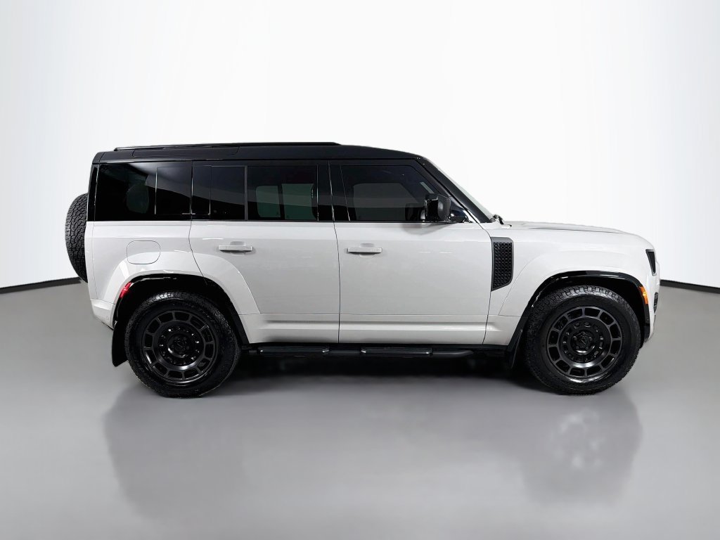 Used 2026 Land Rover Defender 110 OCTA AWD/4WD image 4