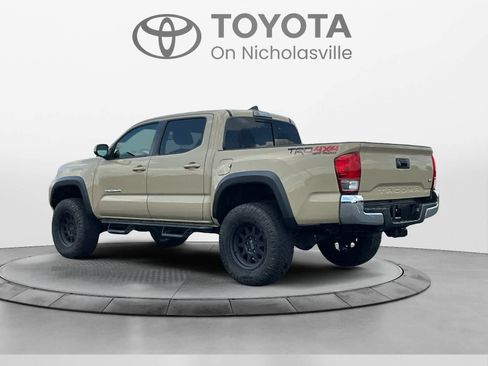 Used 2017 Toyota Tacoma TRD Off-Road w/ Tow Package (A/T) AWD/4WD image 3