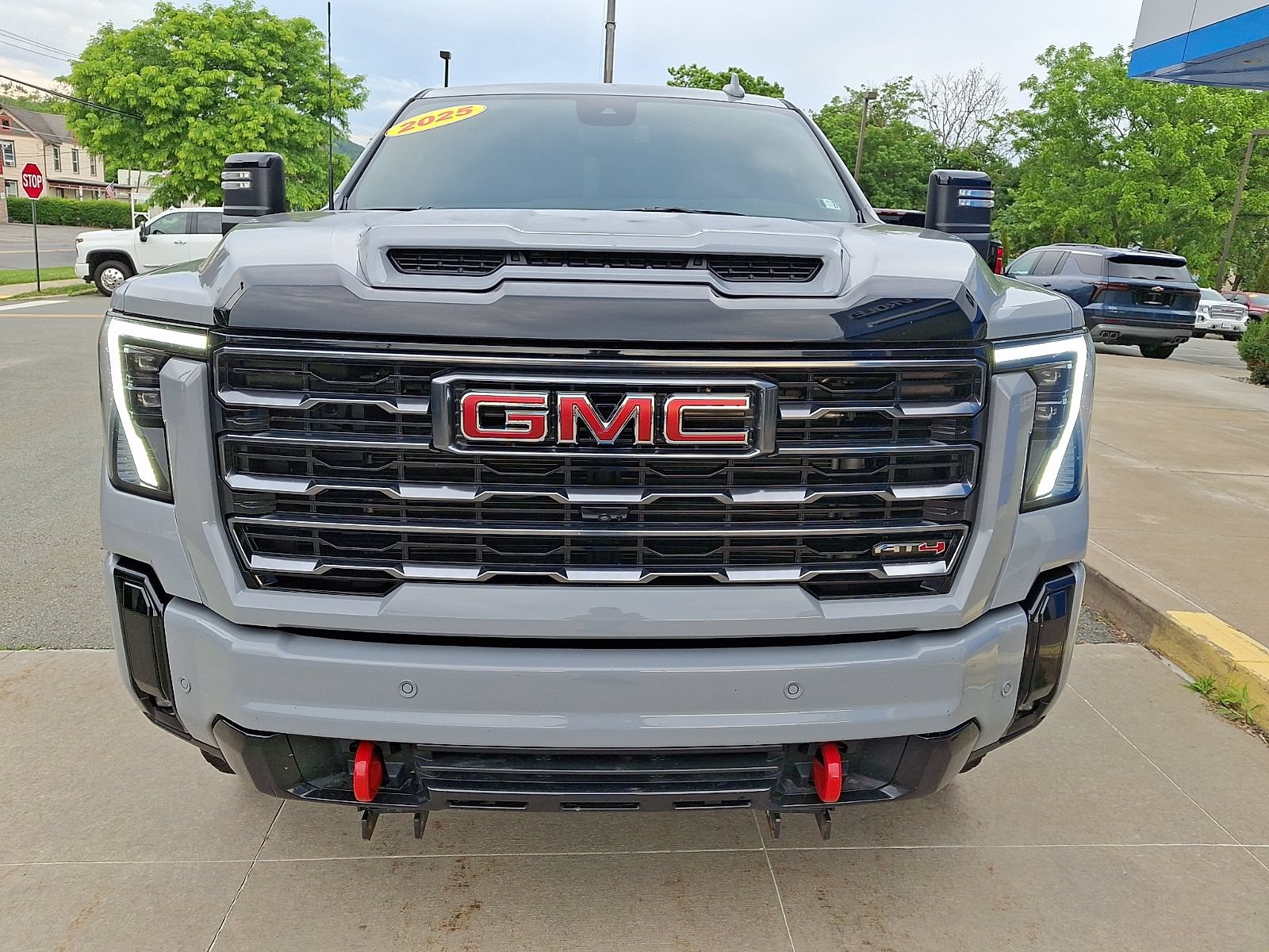 Used 2025 GMC Sierra 3500 AT4 AWD/4WD image 2