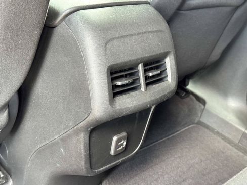 Used 2020 Chevrolet Equinox LT FWD image 27