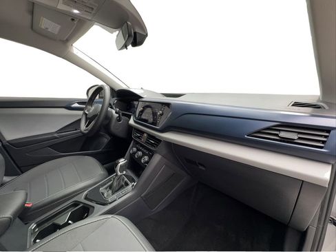 Used 2023 Volkswagen Taos SE w/ Panoramic Sunroof Package FWD image 32