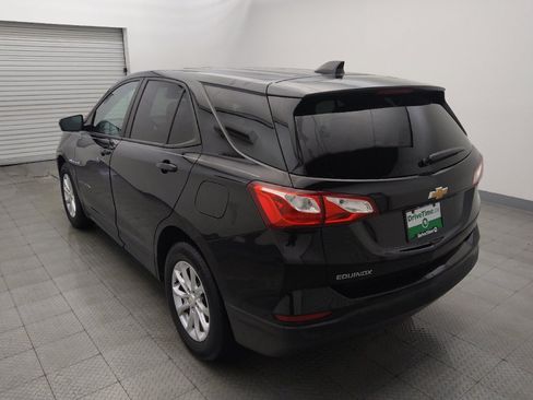 Used 2020 Chevrolet Equinox LS w/ LS Convenience Package FWD image 5