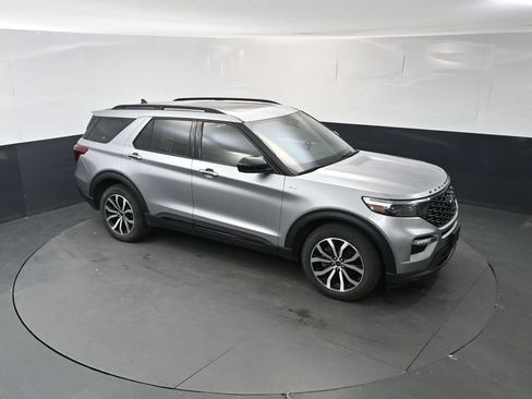 Used 2023 Ford Explorer ST-Line w/ Class IV Trailer Tow Package AWD/4WD image 33