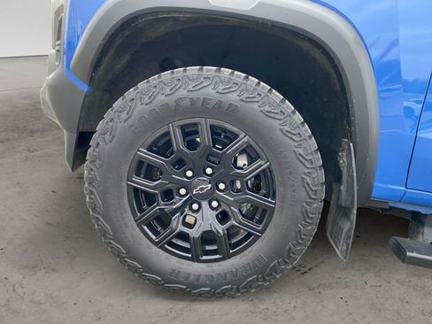 Used 2025 Chevrolet Colorado Trail Boss AWD/4WD image 14