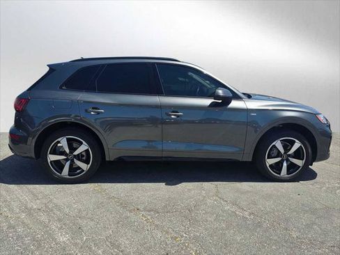 Used 2022 Audi Q5 2.0T Premium Plus w/ Premium Plus Package AWD/4WD image 2