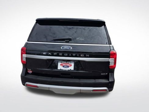 Certified 2022 Ford Expedition Max XLT image 5