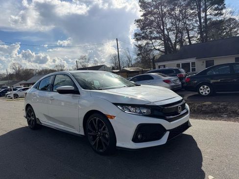 Used 2018 Honda Civic Sport image 3