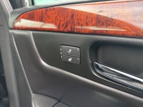 Used 2007 Cadillac DTS Luxury I w/ Sun And Sound Package image 24