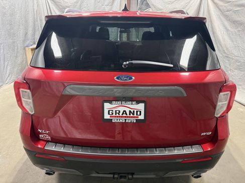 Used 2021 Ford Explorer XLT w/ Equipment Group 202A AWD/4WD image 5