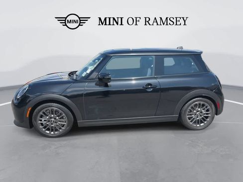 Used 2025 MINI Cooper S FWD image 5