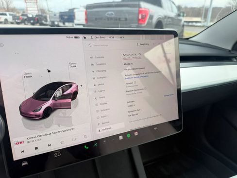 Used 2023 Tesla Model 3 Performance image 4
