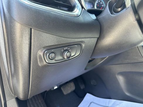 Used 2023 Chevrolet Equinox LS w/ LS Convenience Package FWD image 20
