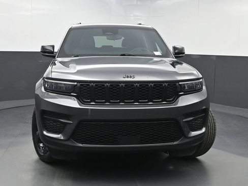 Used 2024 Jeep Grand Cherokee Altitude AWD/4WD image 41