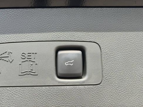 Used 2025 Lincoln Corsair Reserve w/ Equipment Group 202A AWD/4WD image 31