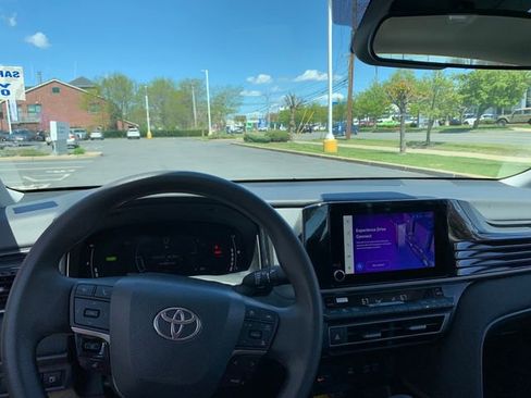 Used 2025 Toyota Camry LE FWD image 16