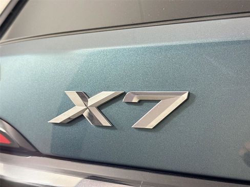 Used 2023 BMW X7 xDrive40i image 11