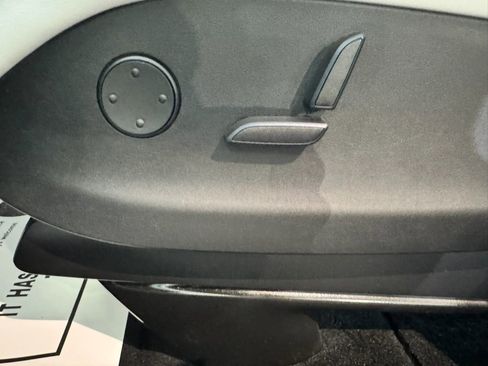 Used 2017 Tesla Model X 100D image 11