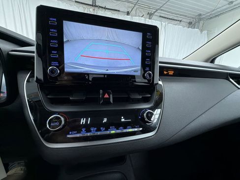 Used 2021 Toyota Corolla LE image 20