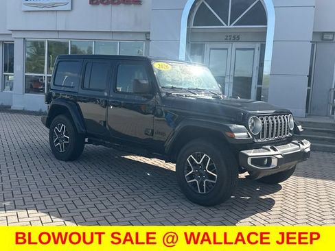 Used 2026 Jeep Wrangler Unlimited Sahara AWD/4WD image 6
