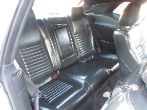 Used 2010 Dodge Challenger SE image 23