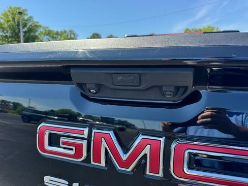 Used 2022 GMC Sierra 1500 Elevation AWD/4WD image 8